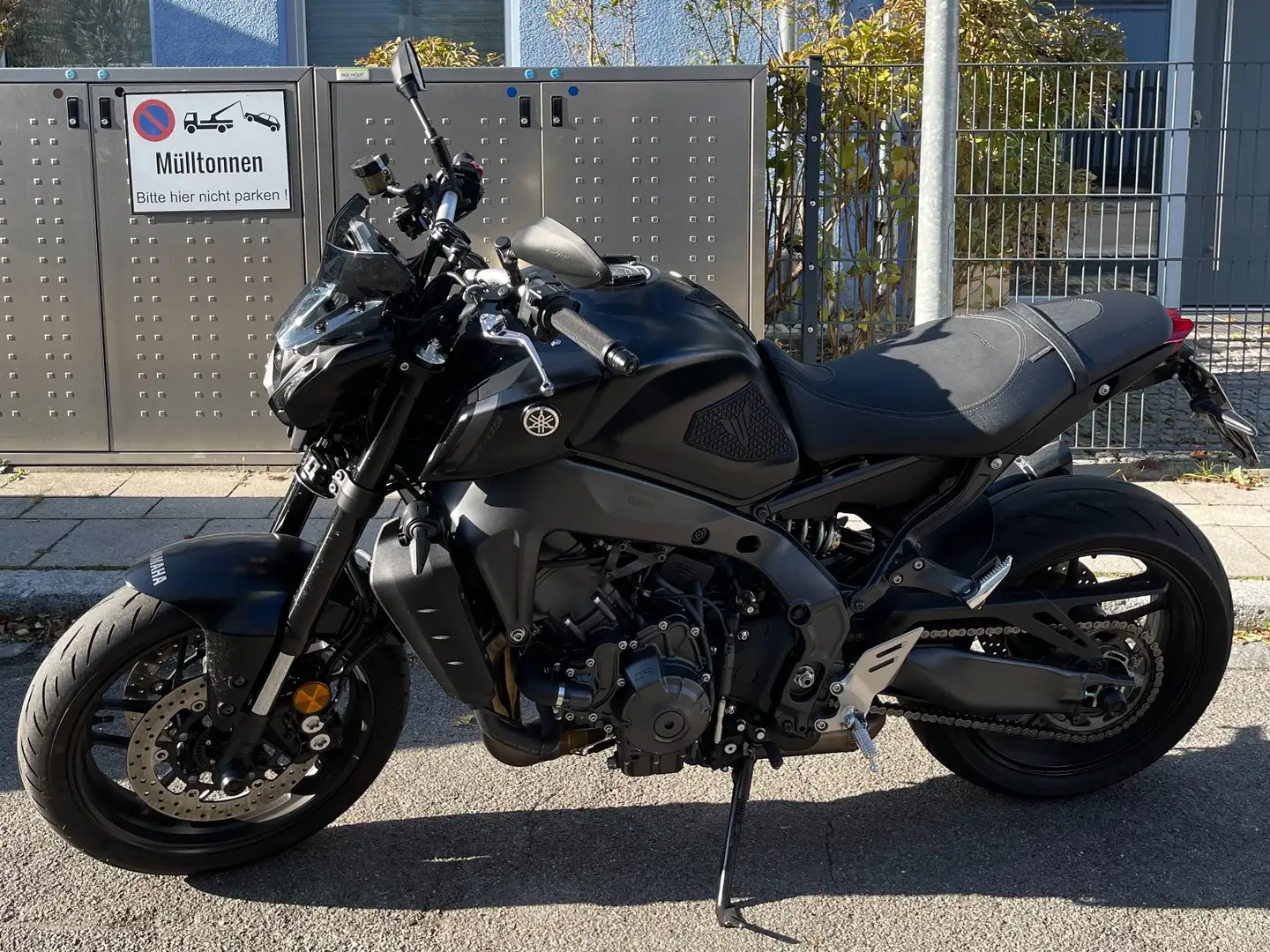 Yamaha MT-09 RN69 Noir - 1