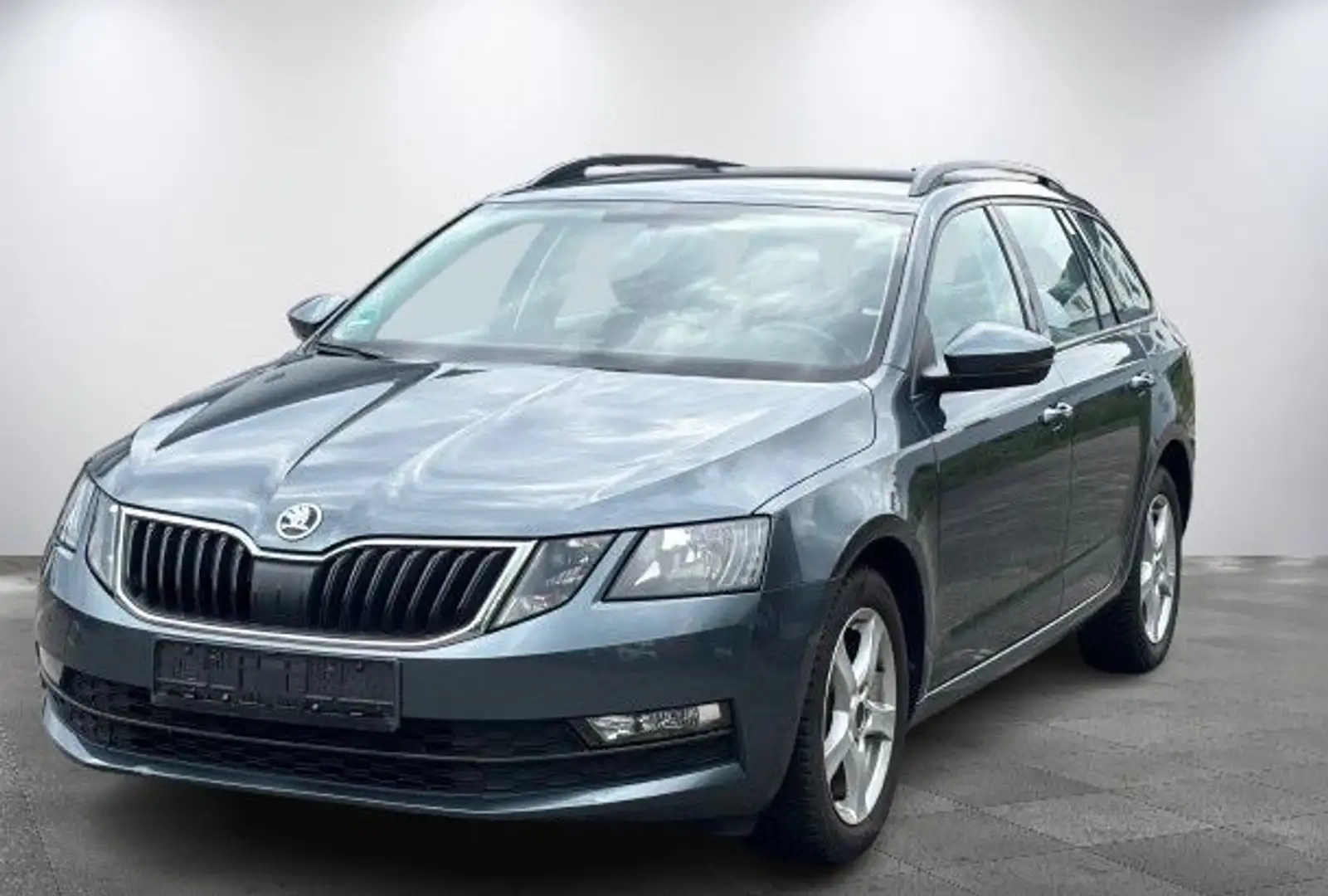 Skoda Octavia Ambition*NAVI*TEMPOMAT*AHK*PDC*CARPLAY* Gris - 1