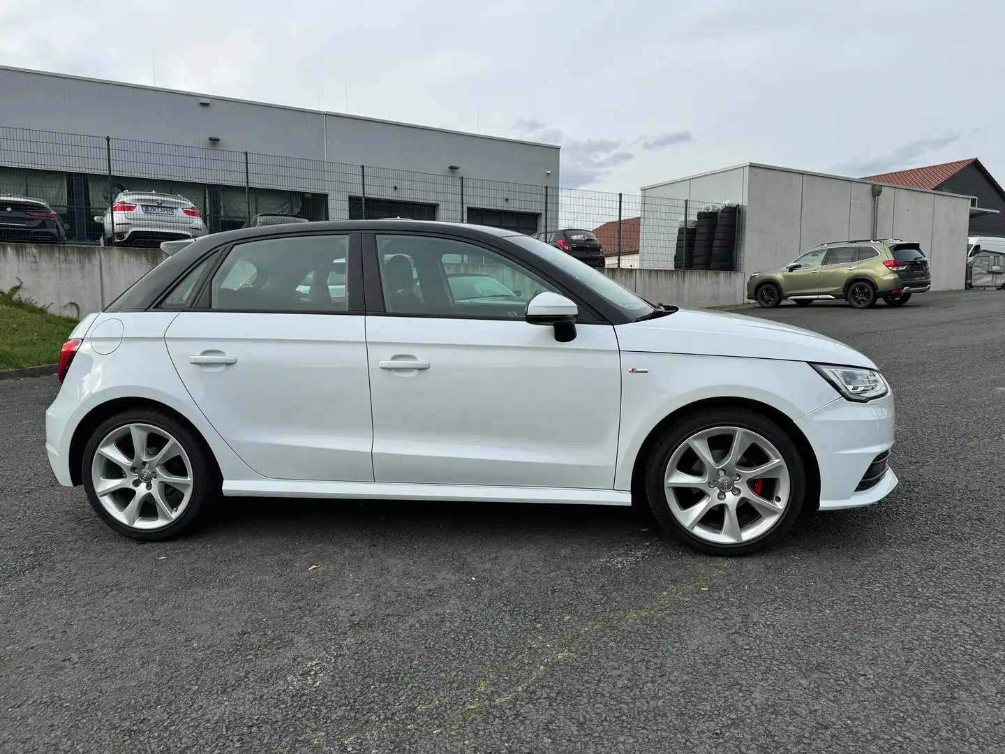 Audi A1 A1 1.0 TFSI ultra Sportback sport Weiß - 2
