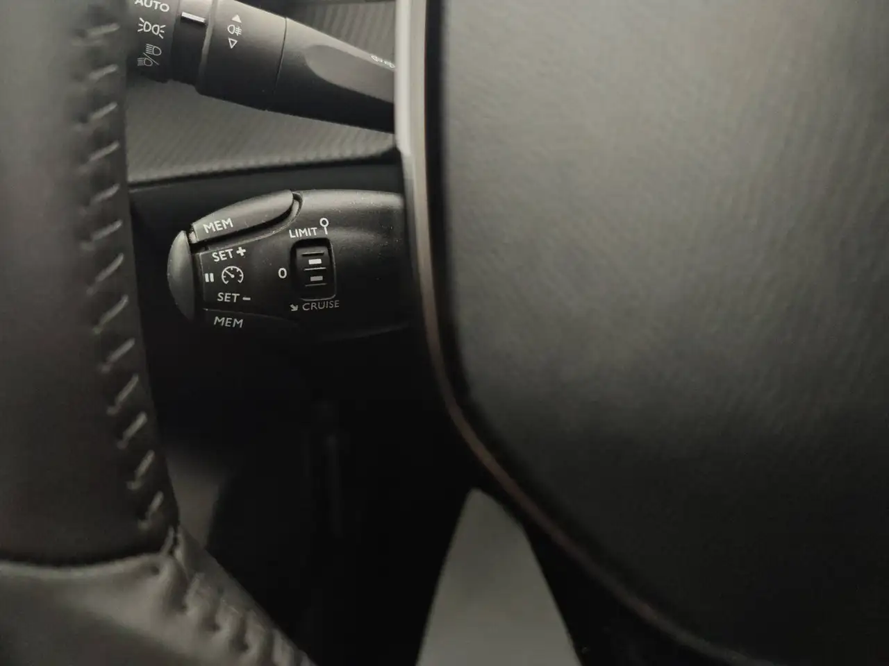 Peugeot 208 1.2 puretech Allure s, миниатюра 19