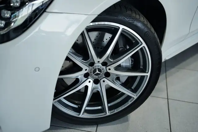 Mercedes-Benz S-Class view 2