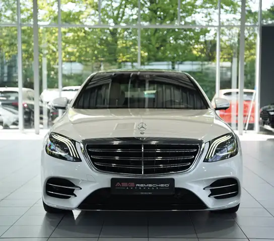 Mercedes-Benz S-Class view 3