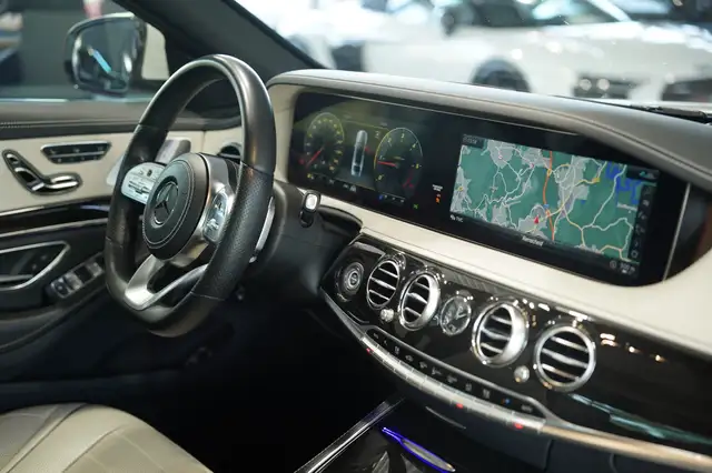 Mercedes-Benz S-Class view 15