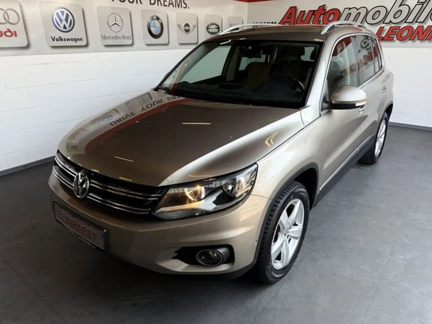 Volkswagen Tiguan Track&Style4 Motion Beige - 1