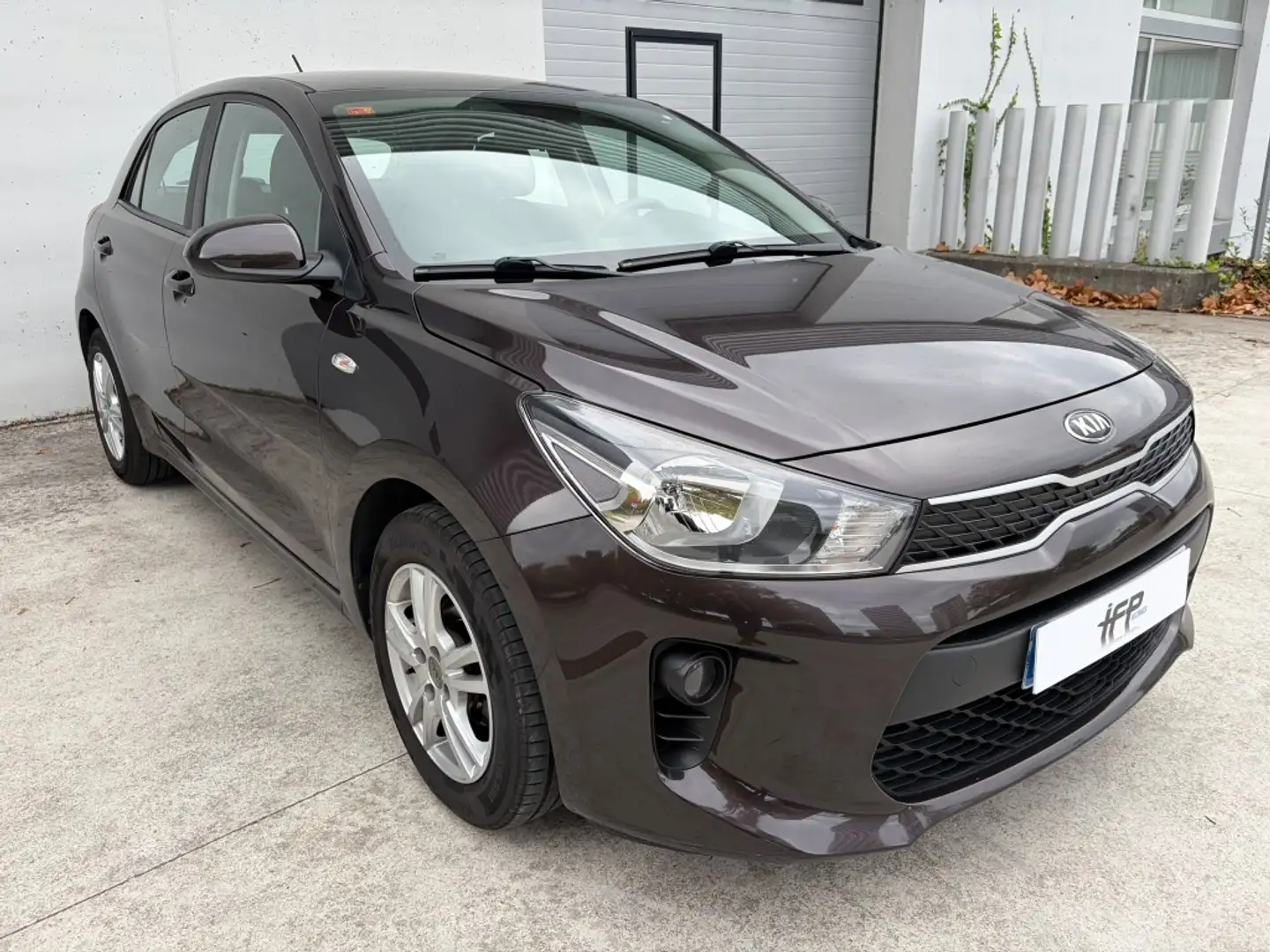 Kia Rio 1.2 CVVT Eco-Dynamics Concept Plus Marrón - 1