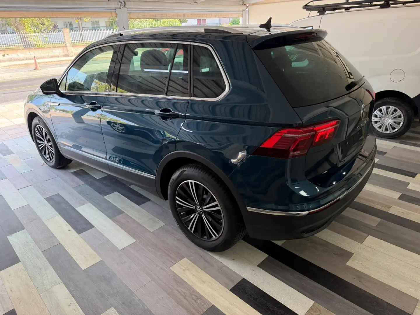 Volkswagen Tiguan Allspace 2.0TDI Life 110kW Azul - 1