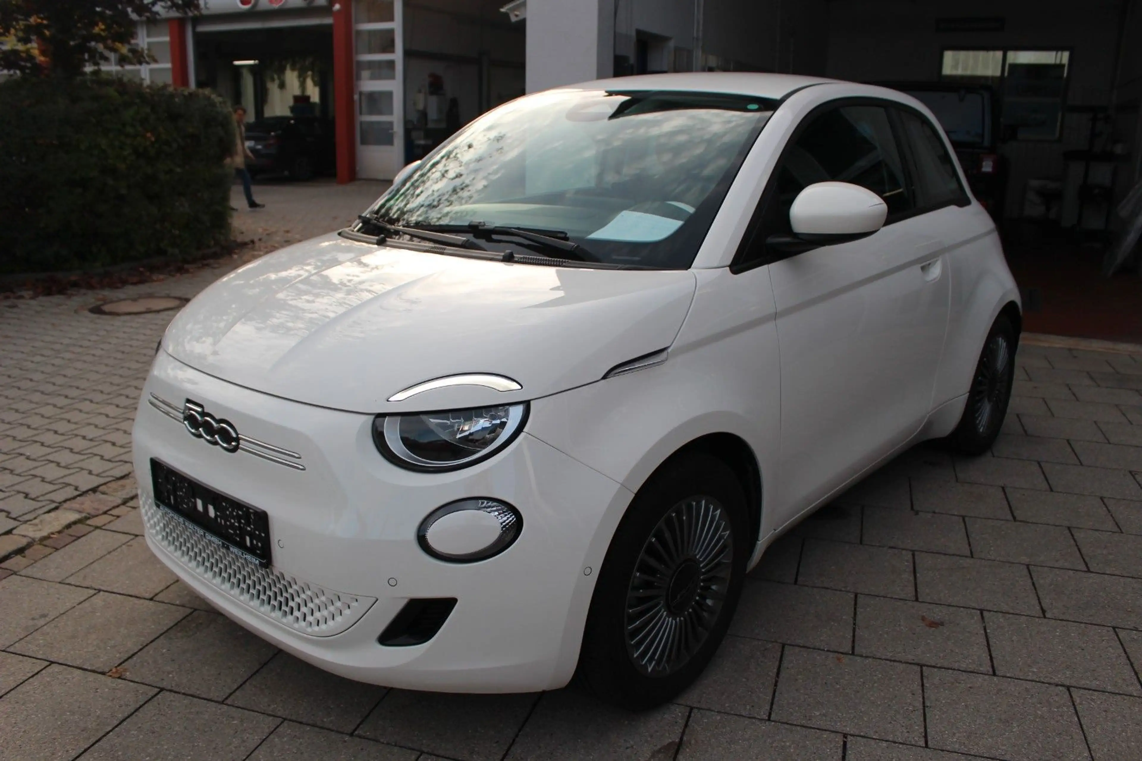 Fiat 500e CARPLAY/KAMERA/SHZ/SOH 97,6% — photo 6