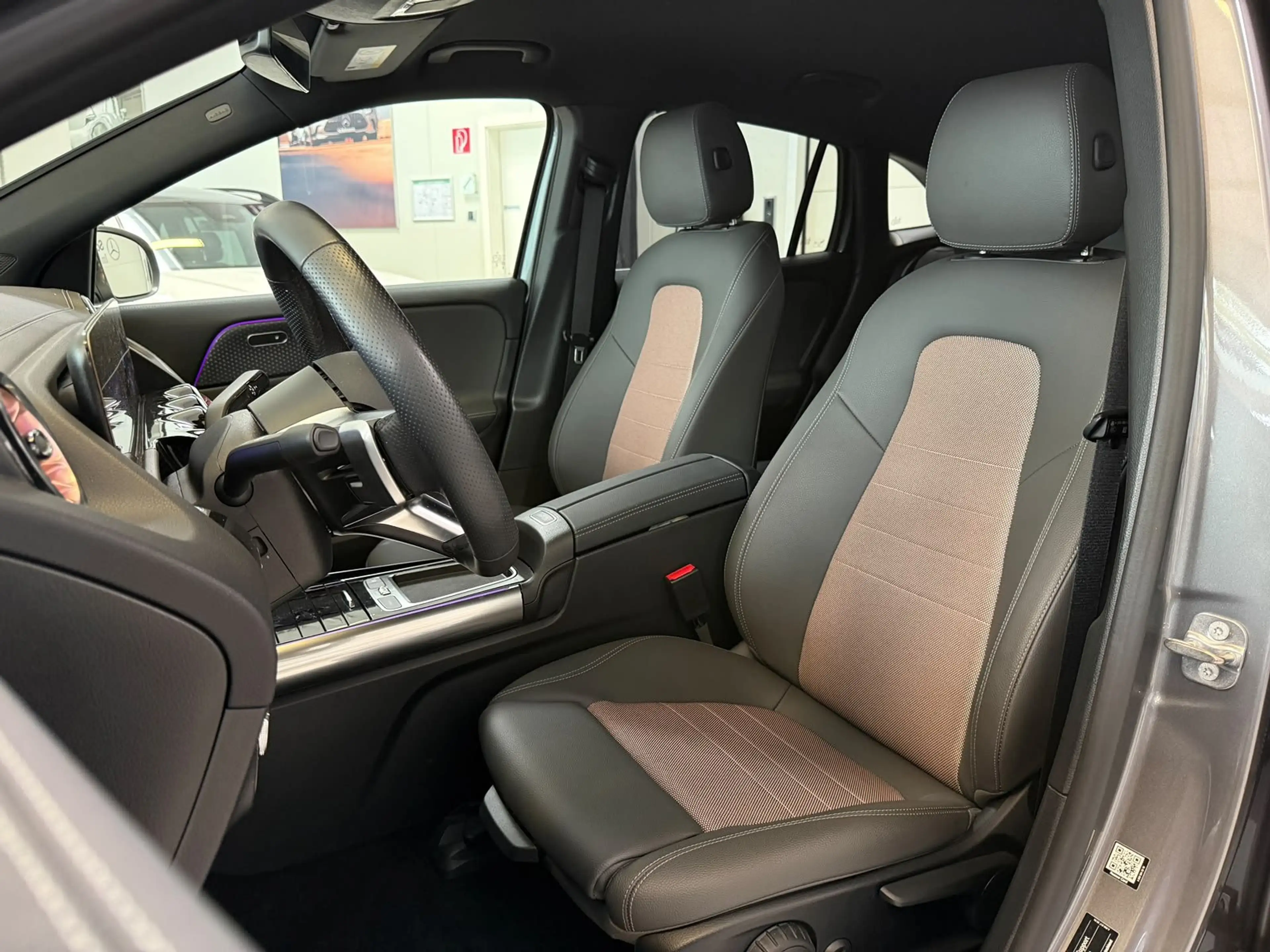 Mercedes-Benz EQA 350 4M Electric Art KEYLESS+AHK+360°+CARPLAY — photo 14