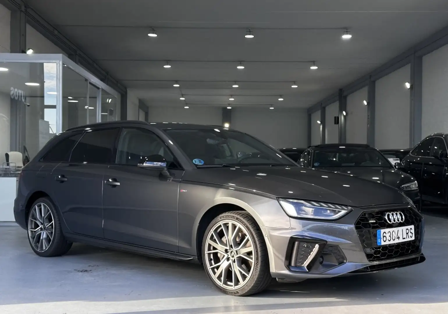 Audi A4 Avant 40 TDI Black line S tronic 150kW Gris - 2