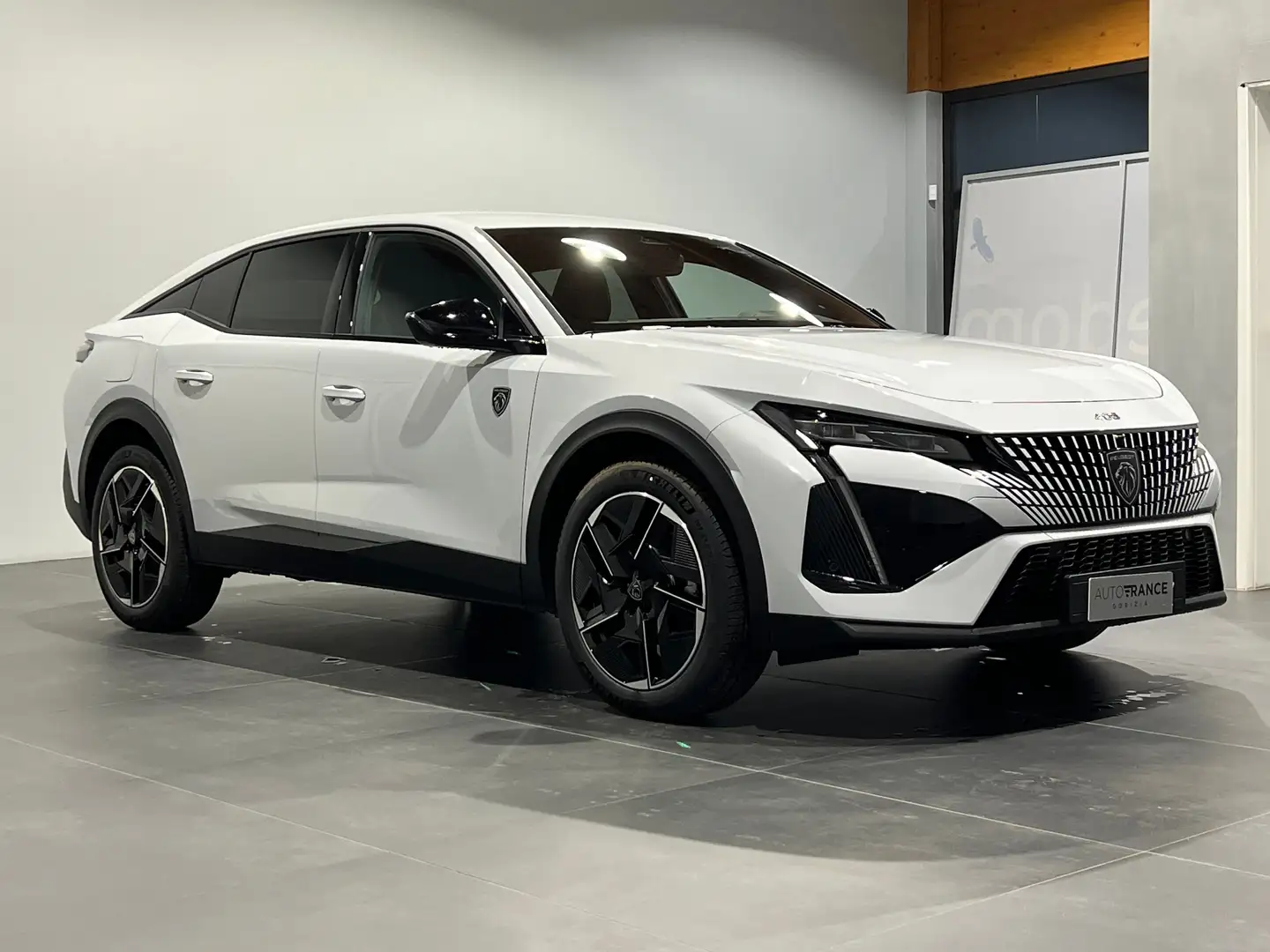 Peugeot 408 408 1.2 hybrid GT 145cv e-dsc6 Bianco - 2