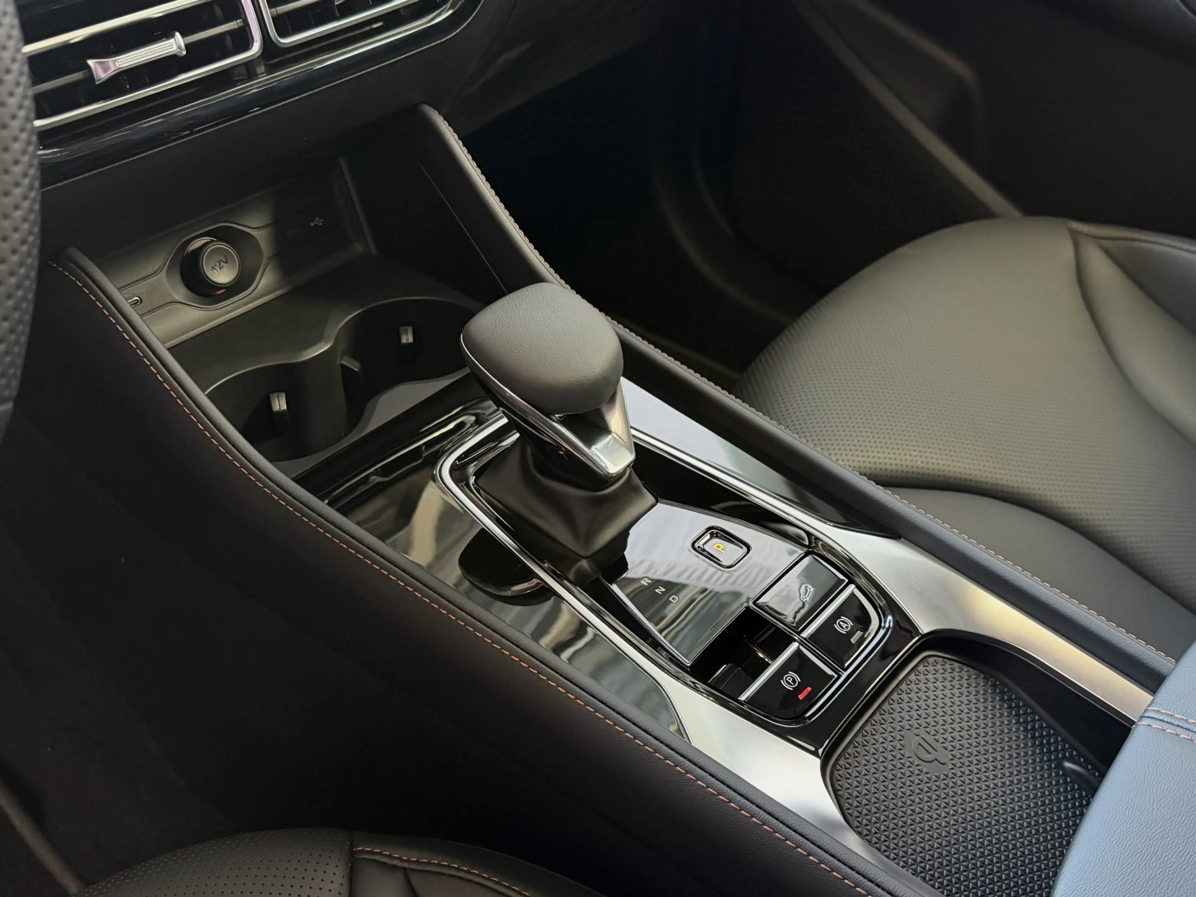 MG HS MG PHEV 1.5 TGDI LUXURY PHEV PLUG-IN HYBRIDE | LEE — photo 16