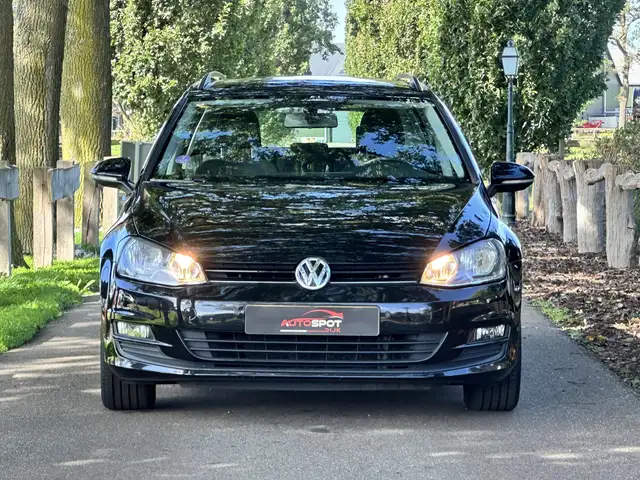 Volkswagen Golf view 6