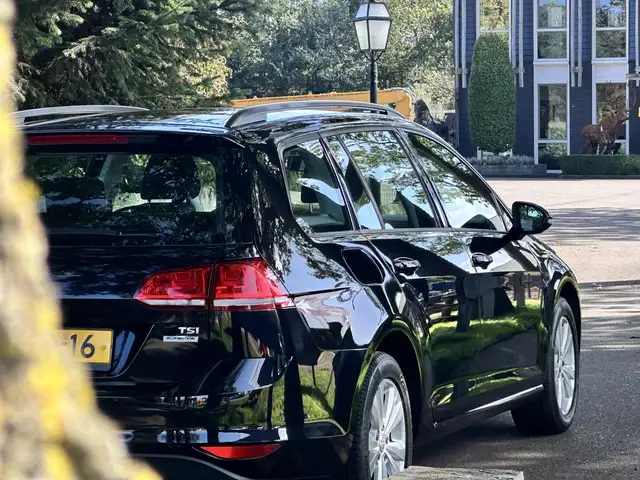 Volkswagen Golf view 10
