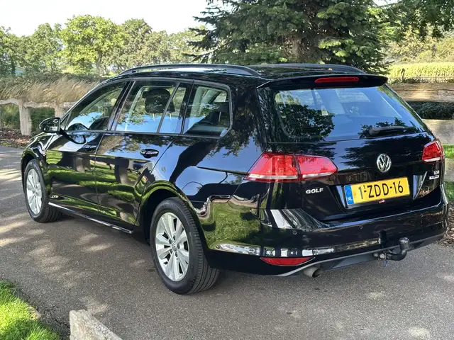 Volkswagen Golf view 13
