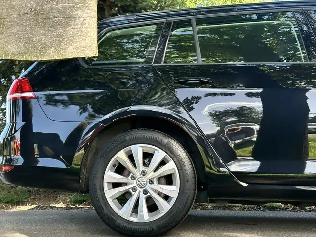 Volkswagen Golf view 9