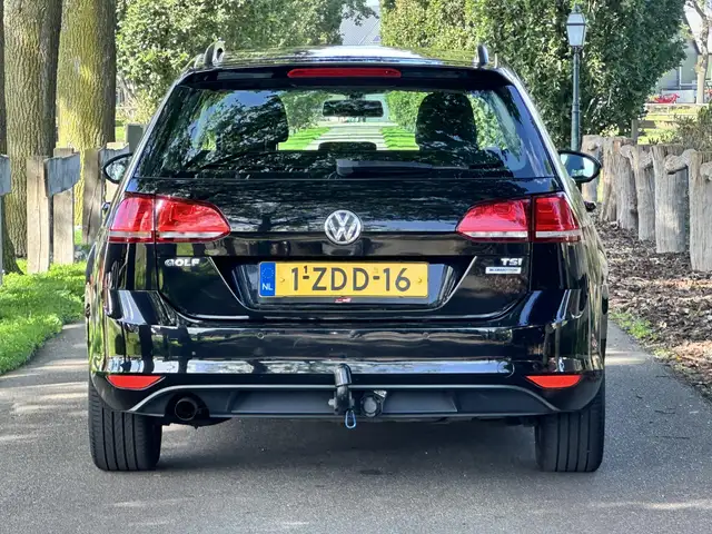 Volkswagen Golf view 11