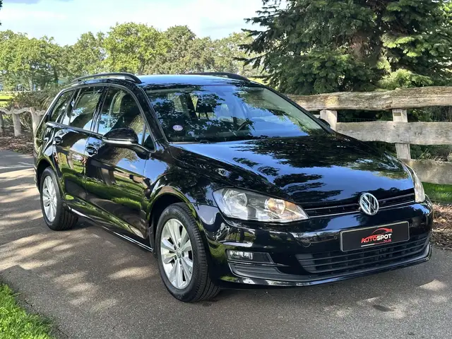 Volkswagen Golf view 8