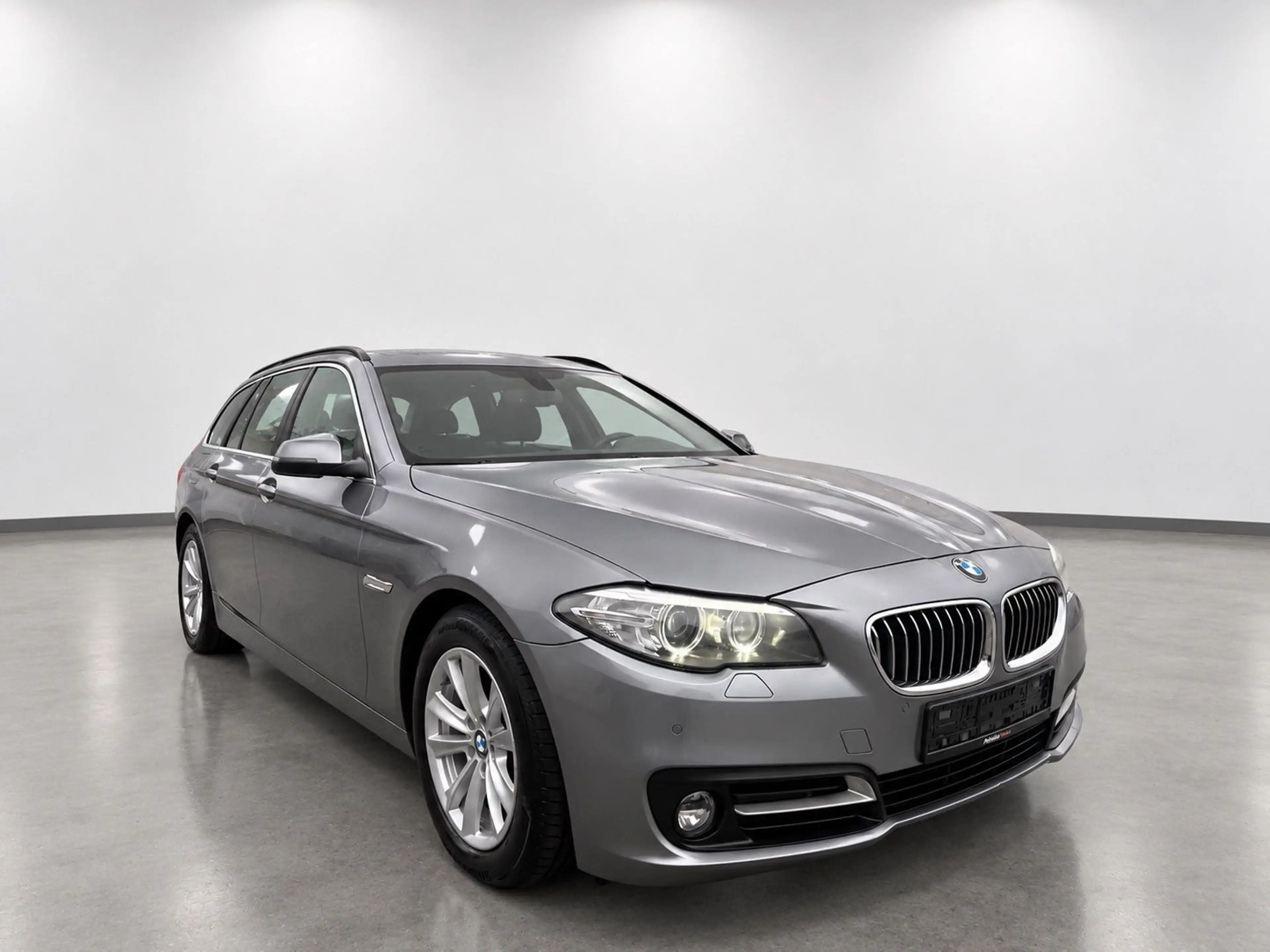 BMW 520 5 Touring 520 d — photo 3