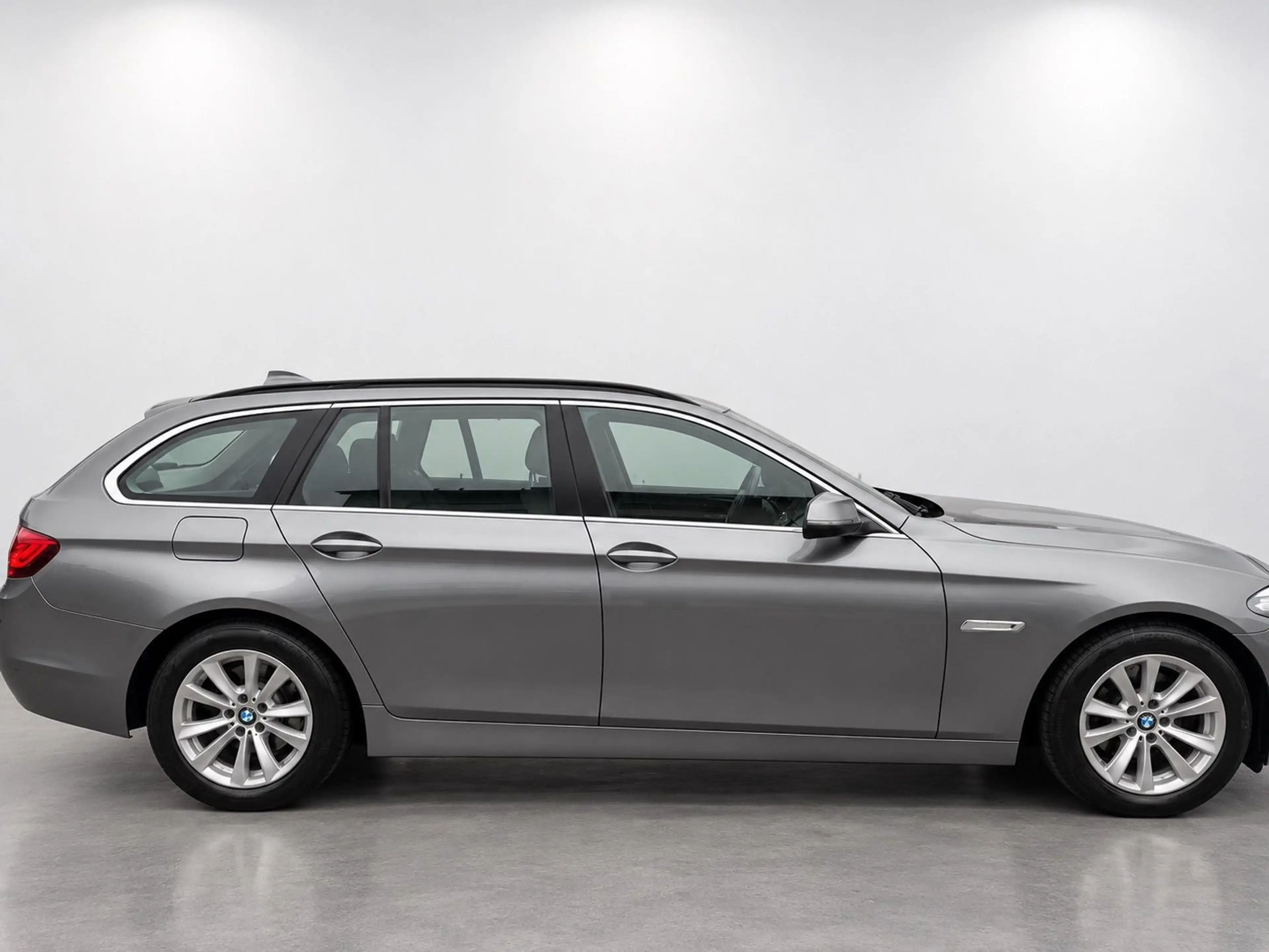 BMW 520 5 Touring 520 d — photo 4