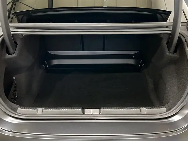 Mercedes-Benz Eqe view 8