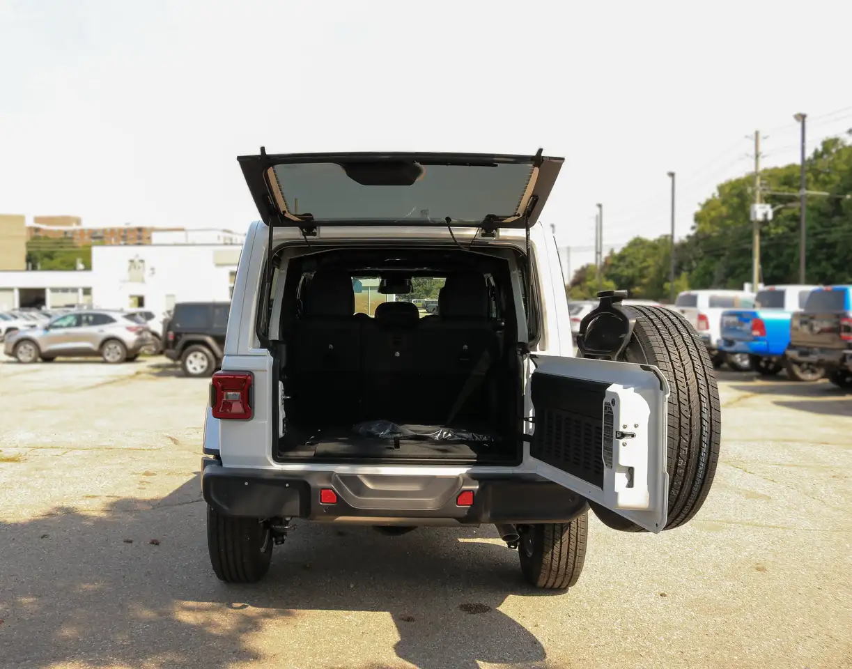 Jeep Wrangler снимка Jeep Wrangler