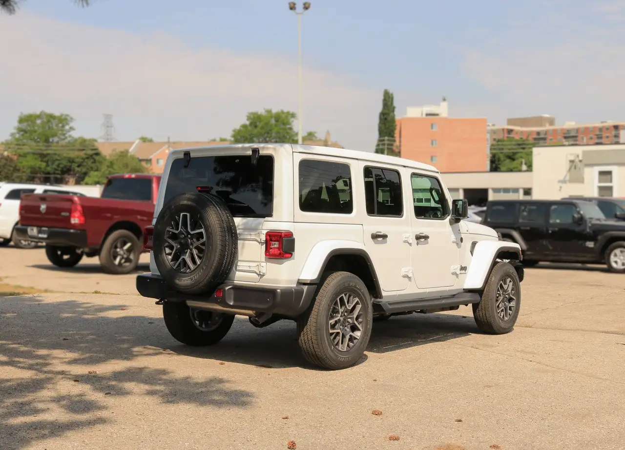 Jeep Wrangler снимка Jeep Wrangler
