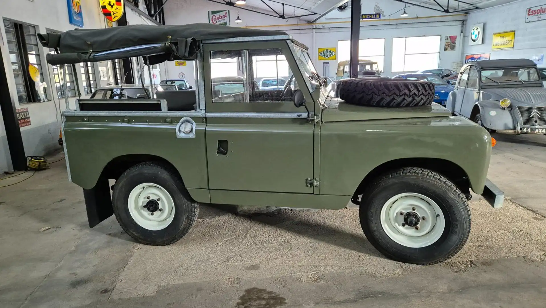 Land Rover Series 88 série IIA bâché 7 Station Wagon 7 places Verde - 2