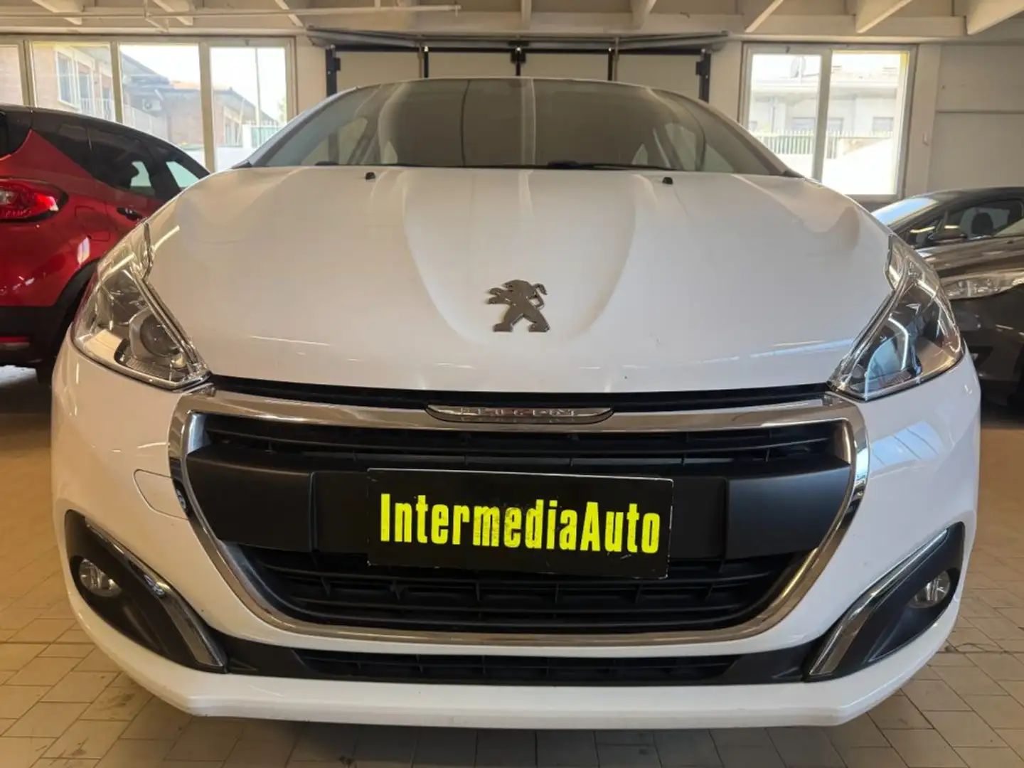 Peugeot 208 1° serie BlueHDi 75 S&S Neopatentati Bianco - 2
