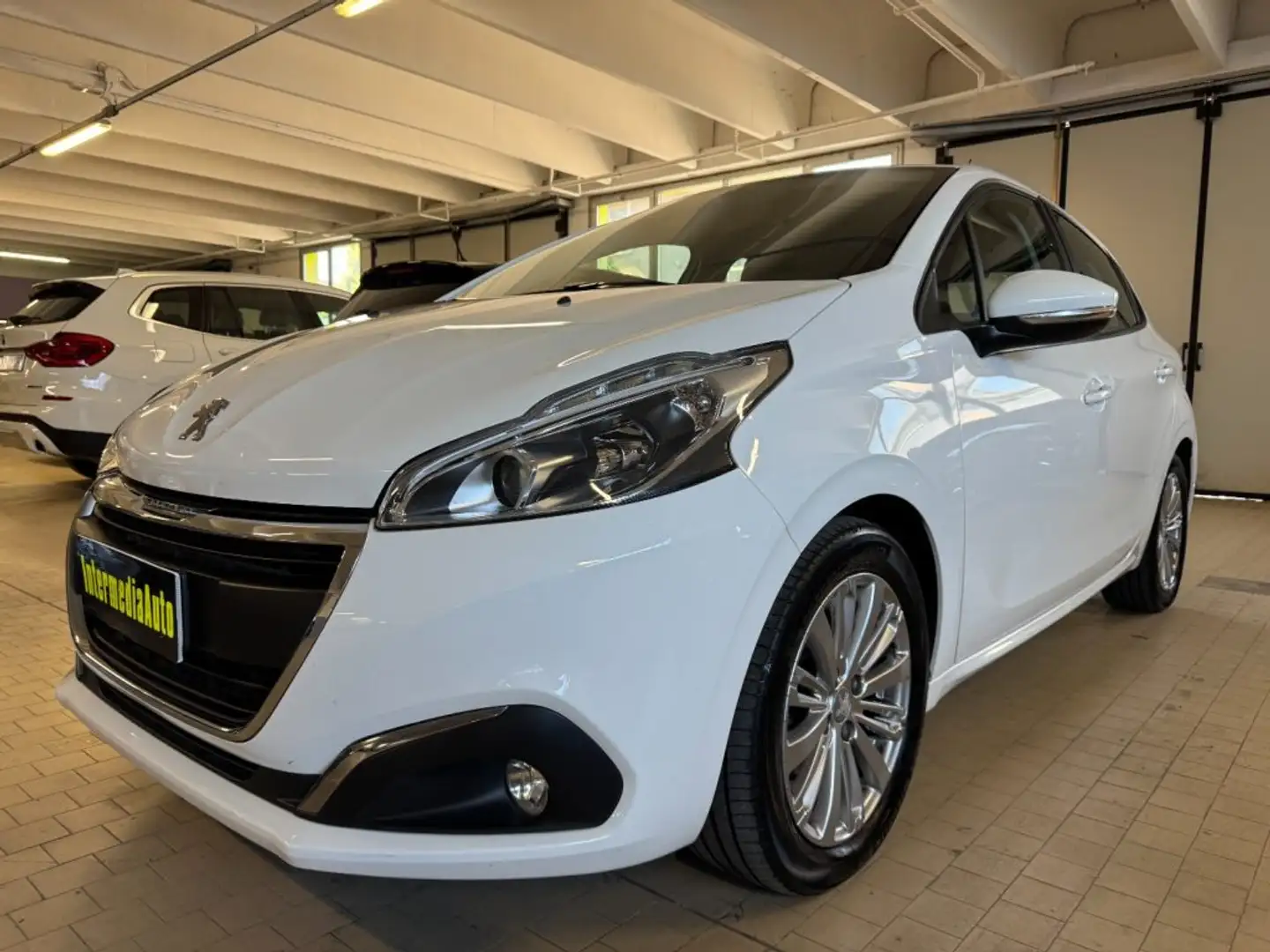 Peugeot 208 1° serie BlueHDi 75 S&S Neopatentati Bianco - 1