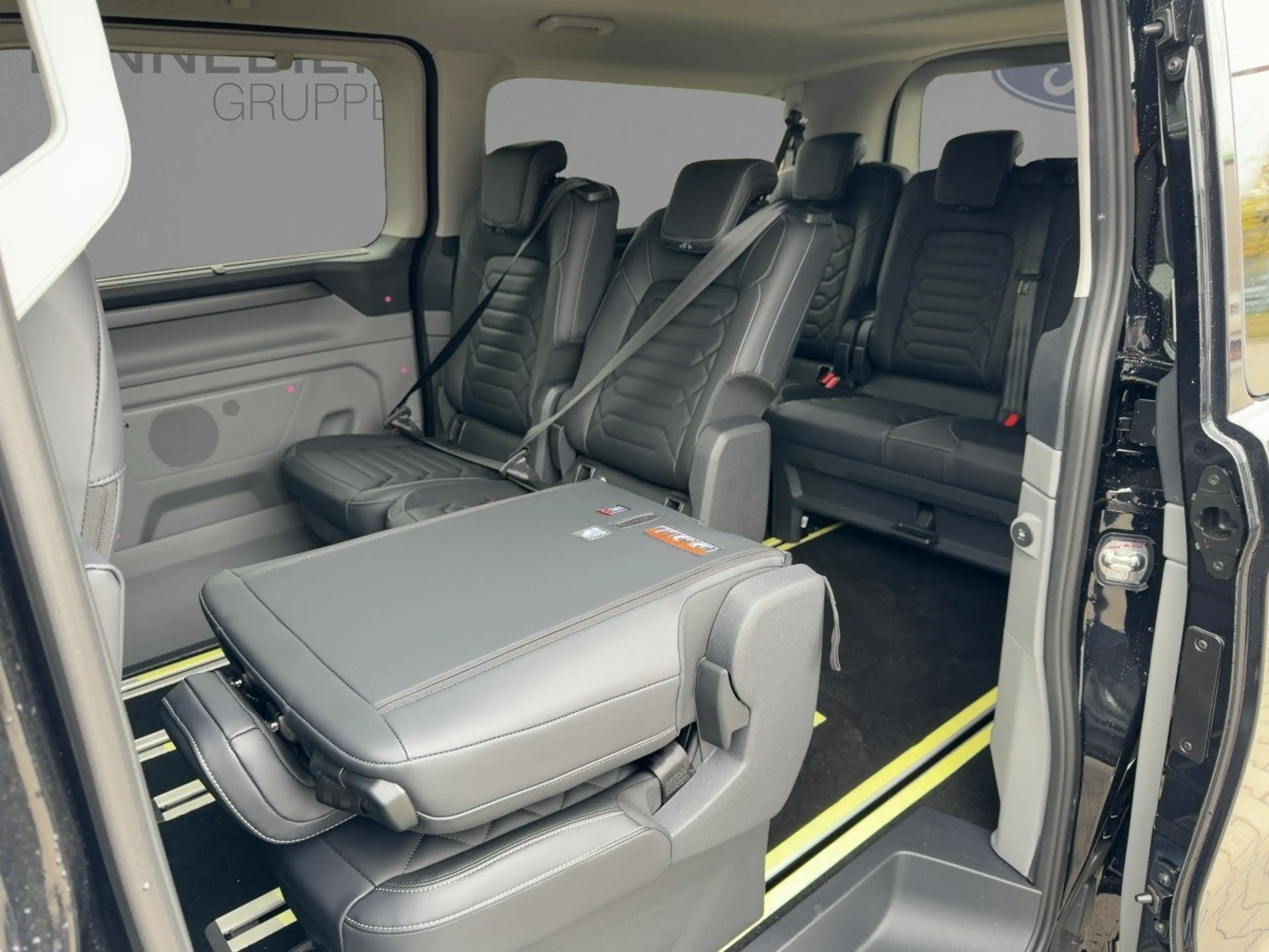 Ford Tourneo Custom Bus 320 L2 Titanium 125 kW AWD — photo 10