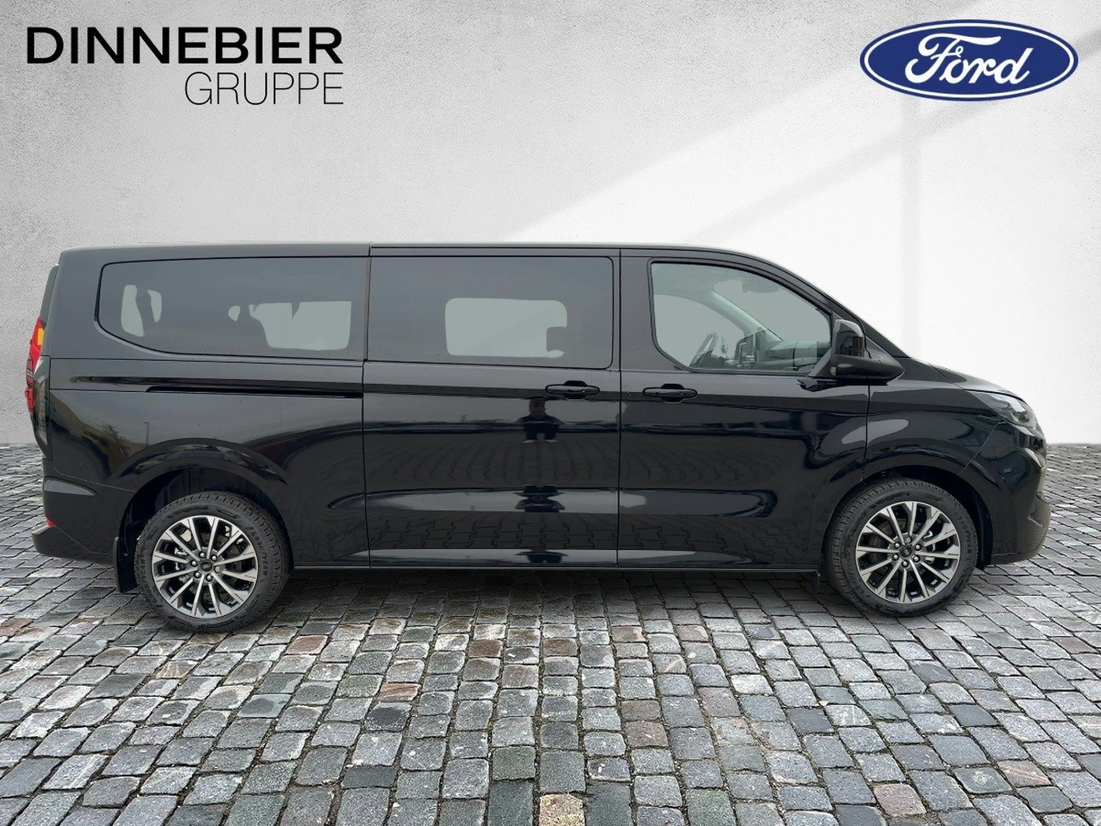 Ford Tourneo Custom Bus 320 L2 Titanium 125 kW AWD — photo 6