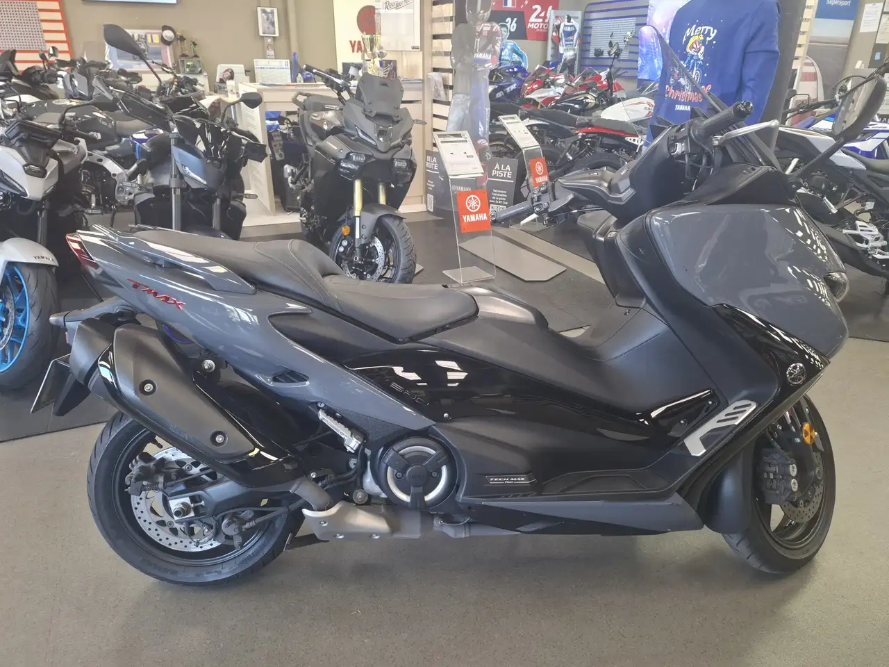 Yamaha Tmax 560