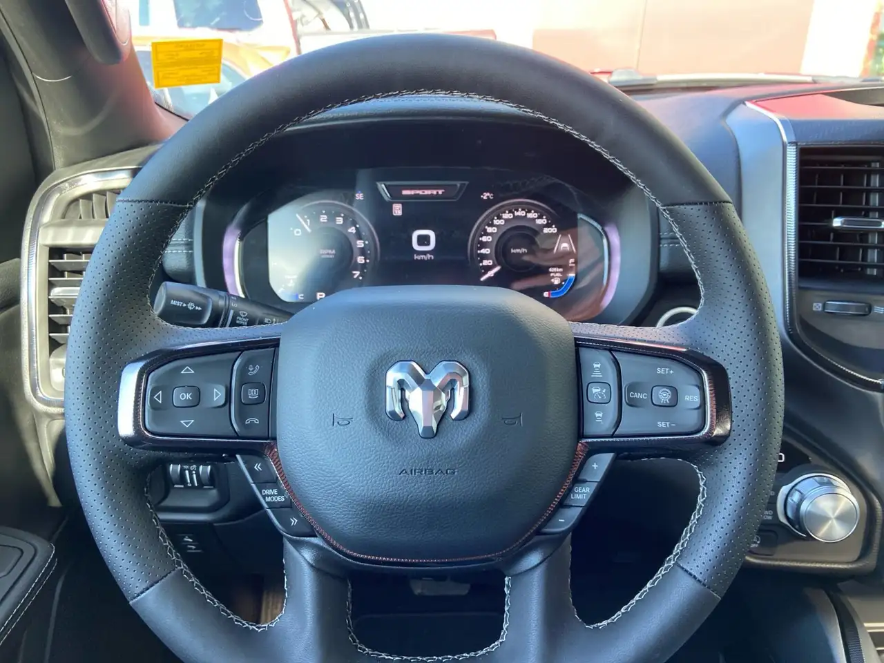 RAM 1500 снимка RAM 1500