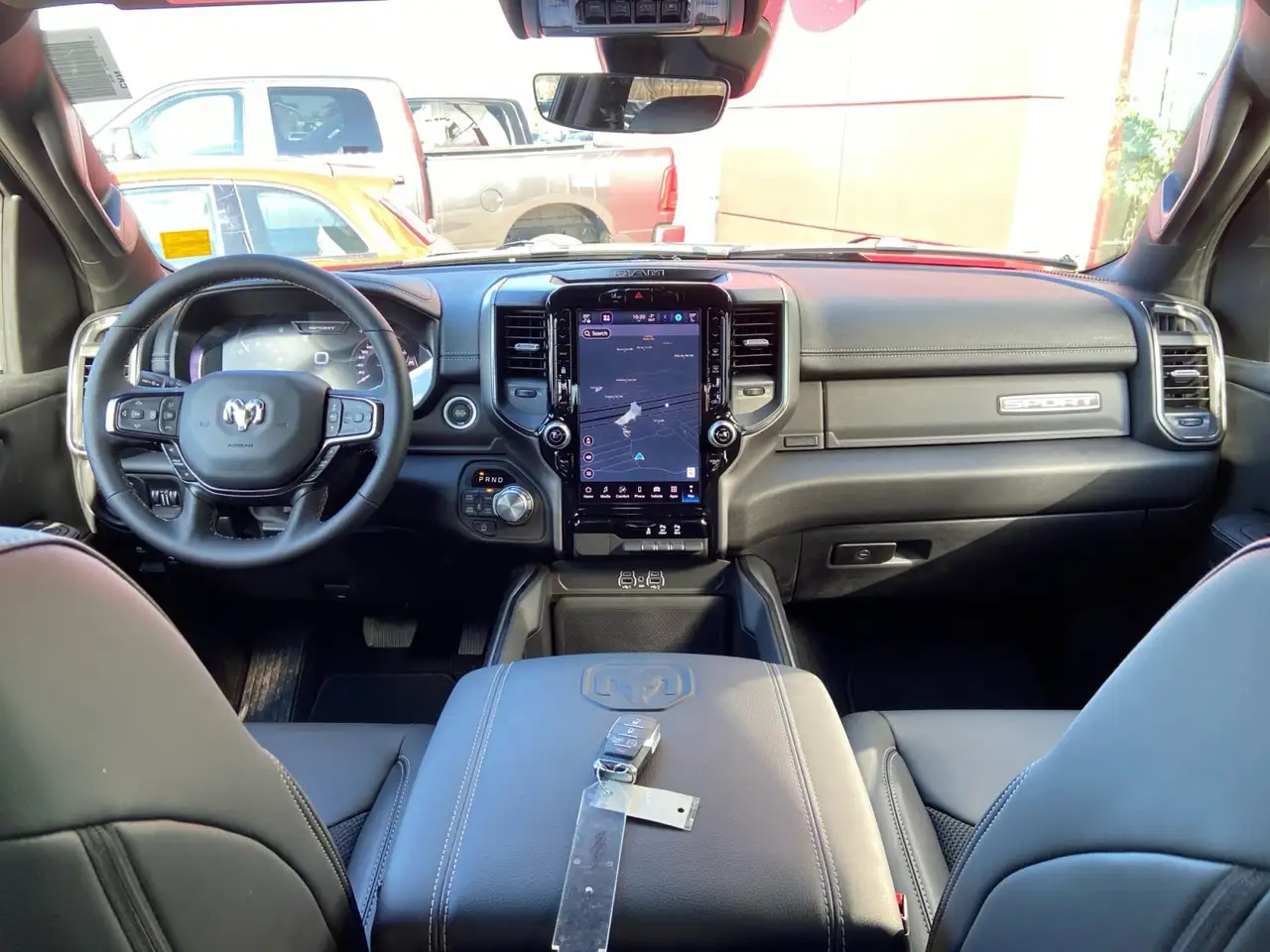 RAM 1500 снимка RAM 1500
