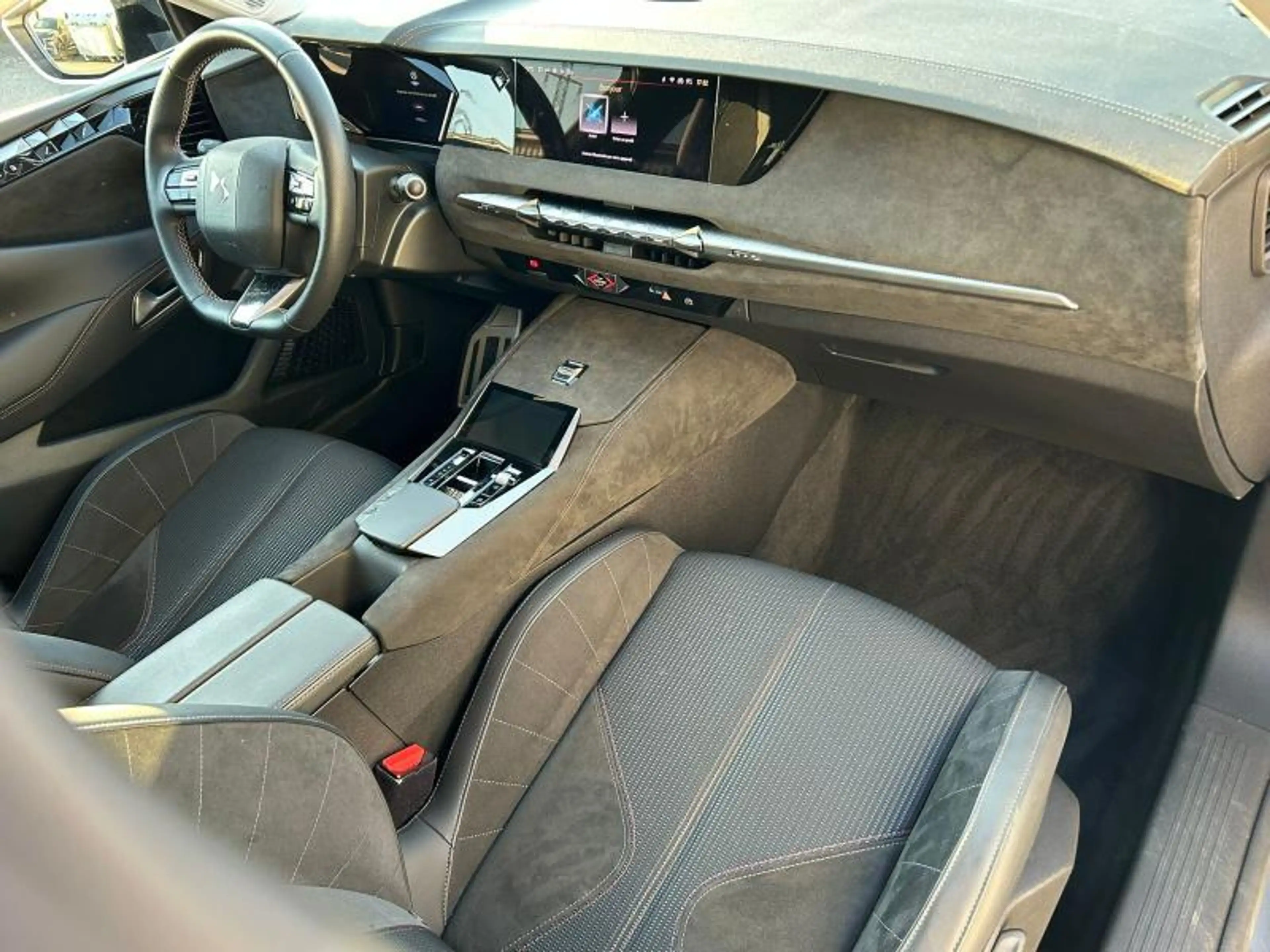 DS Automobiles DS 4 PERFORMANCE LINE 130 — photo 2