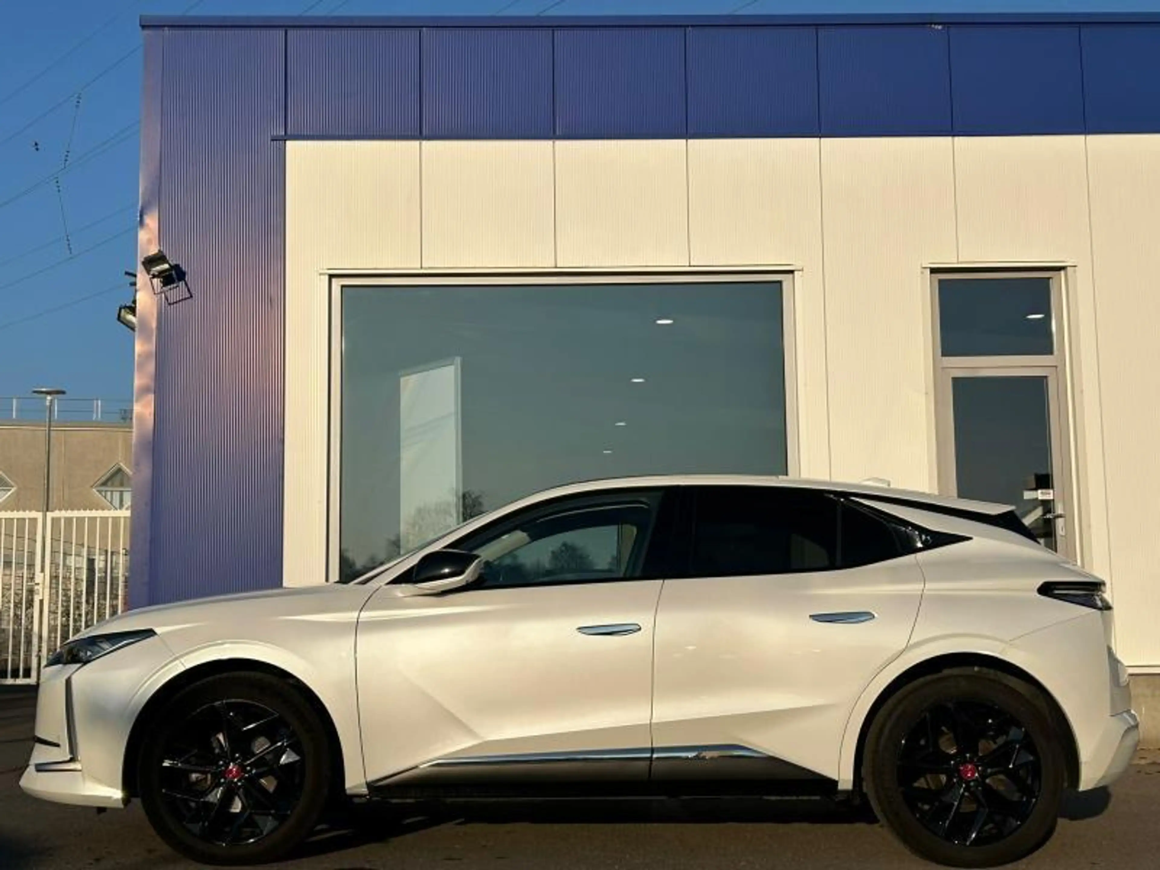 DS Automobiles DS 4 PERFORMANCE LINE 130 — photo 5