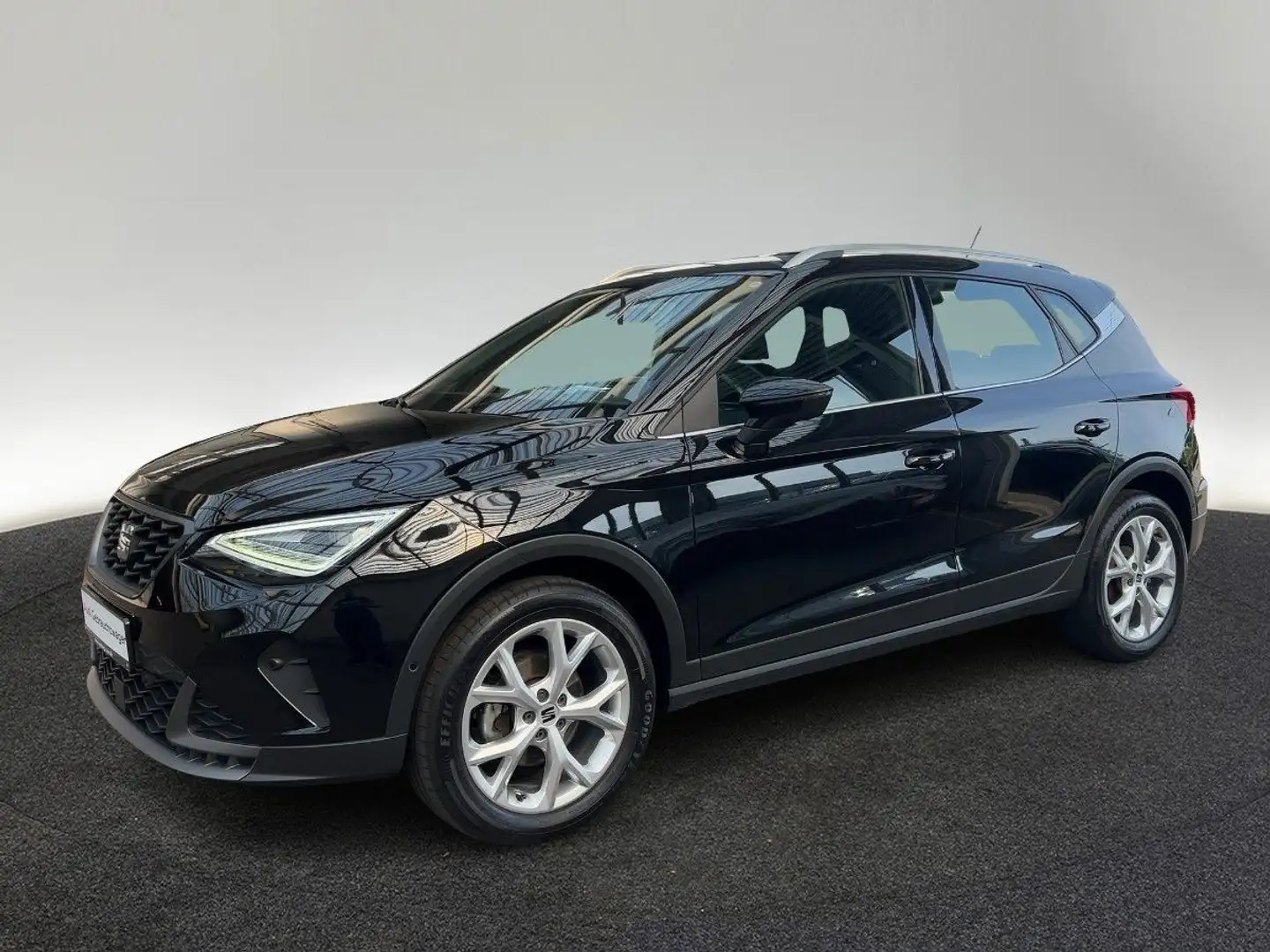 SEAT Arona 1.0 TSI FR DSG Virtual LED Link Navi Sitzh Schwarz - 2