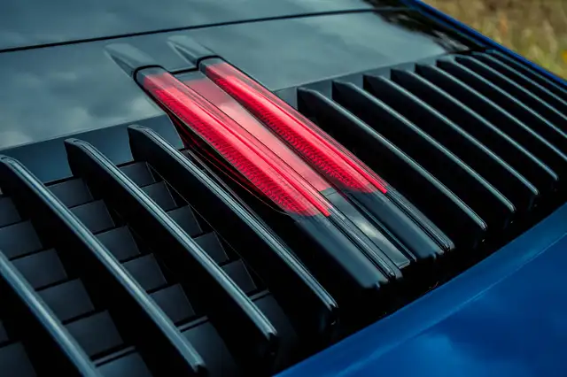 Porsche 911 view 13