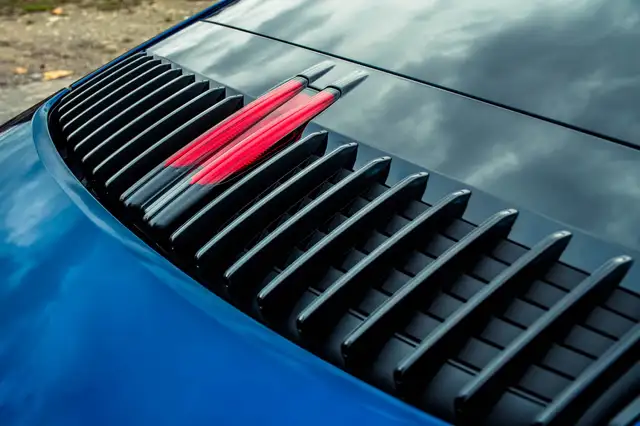 Porsche 911 view 12