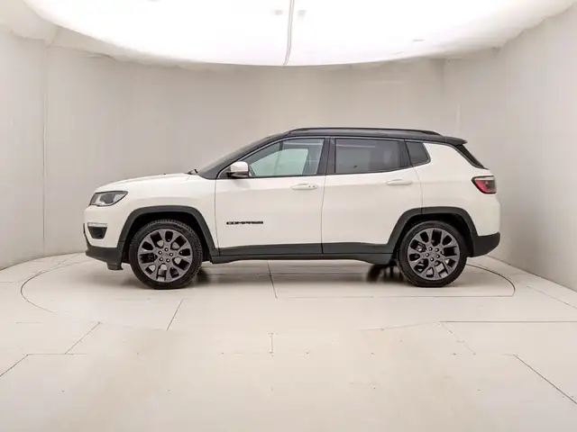 Jeep Compass view 3