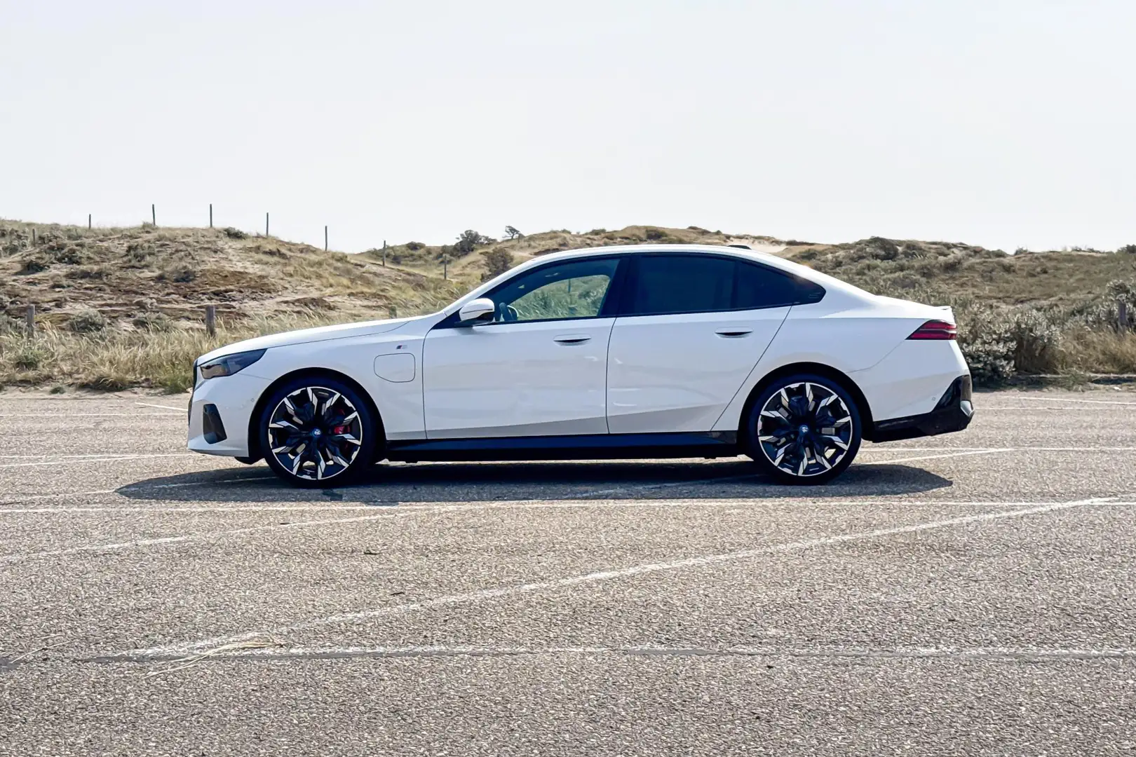 BMW 550 5 Serie Sedan 550e xDrive | M Sport Pro | Glazen P Blanc - 2