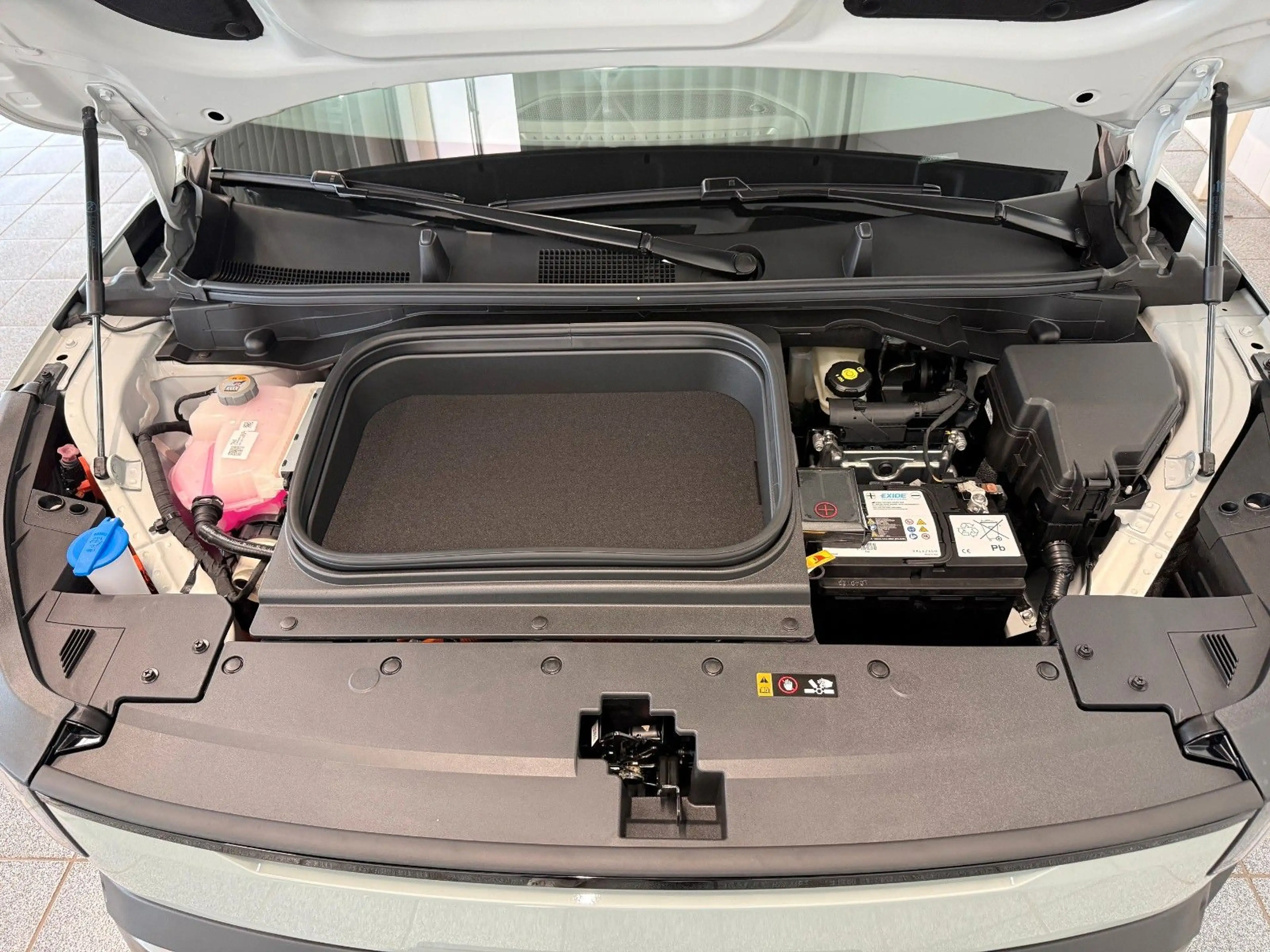 Kia EV2 KIA EV2 61-kWh 99,5 kW FWD Earth 4 — photo 11