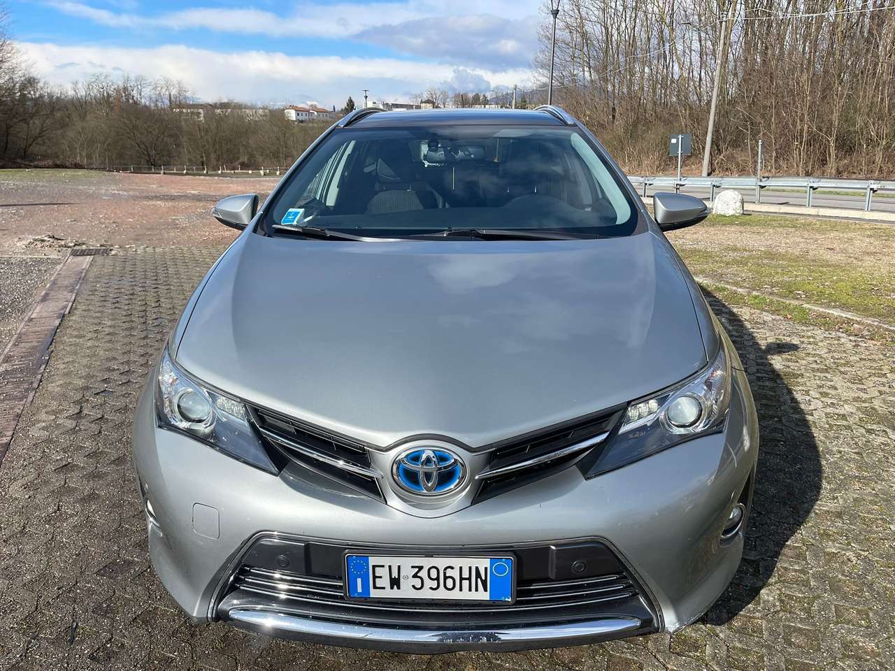 Toyota Auris Touring Sport 1.8 hybrid Lounge