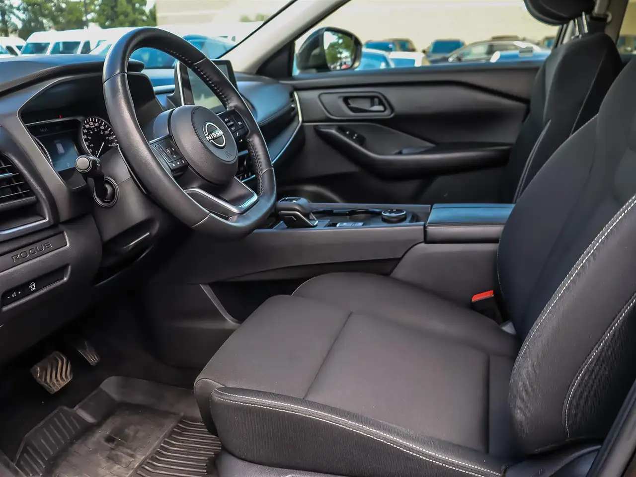 Nissan Rogue снимка Nissan Rogue