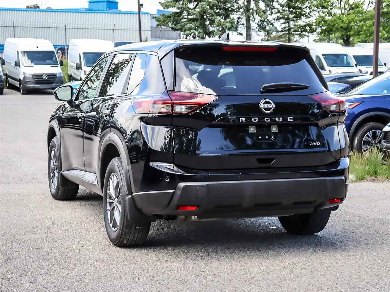 Nissan Rogue снимка Nissan Rogue