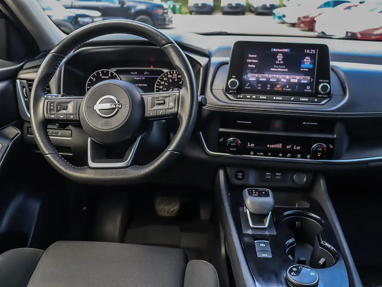 Nissan Rogue снимка Nissan Rogue