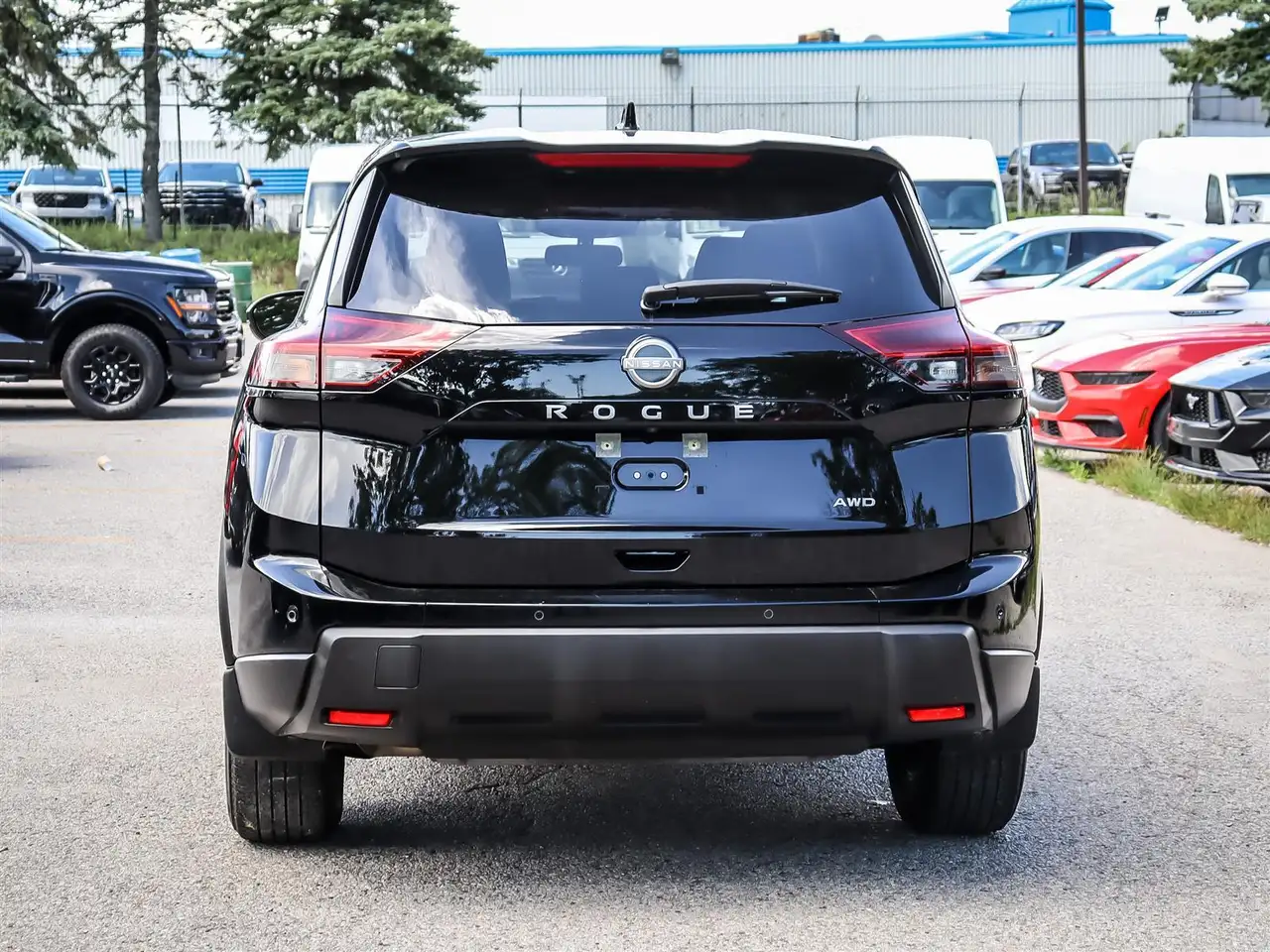 Nissan Rogue снимка Nissan Rogue