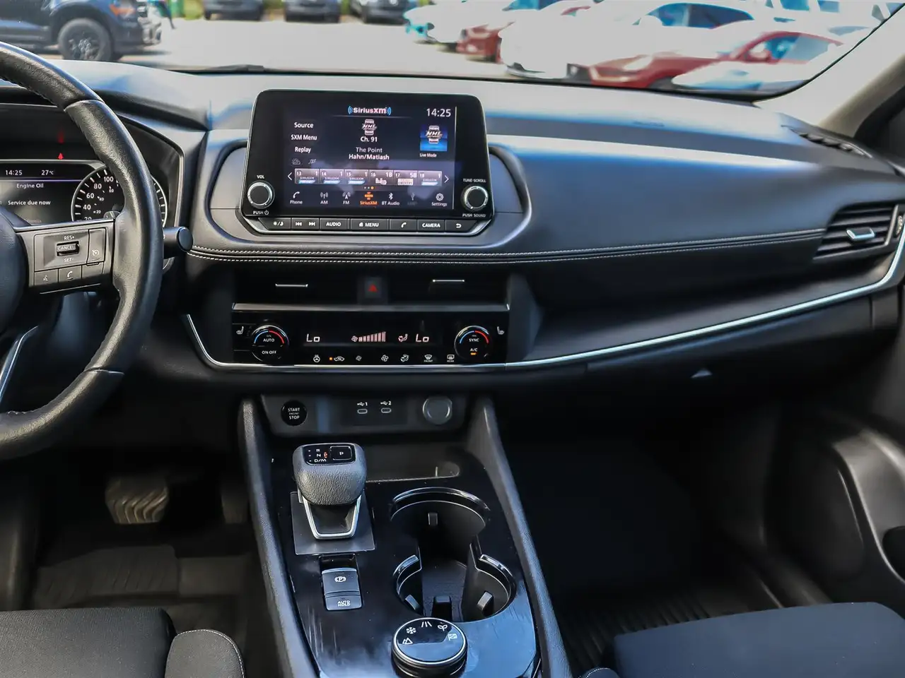 Nissan Rogue снимка Nissan Rogue