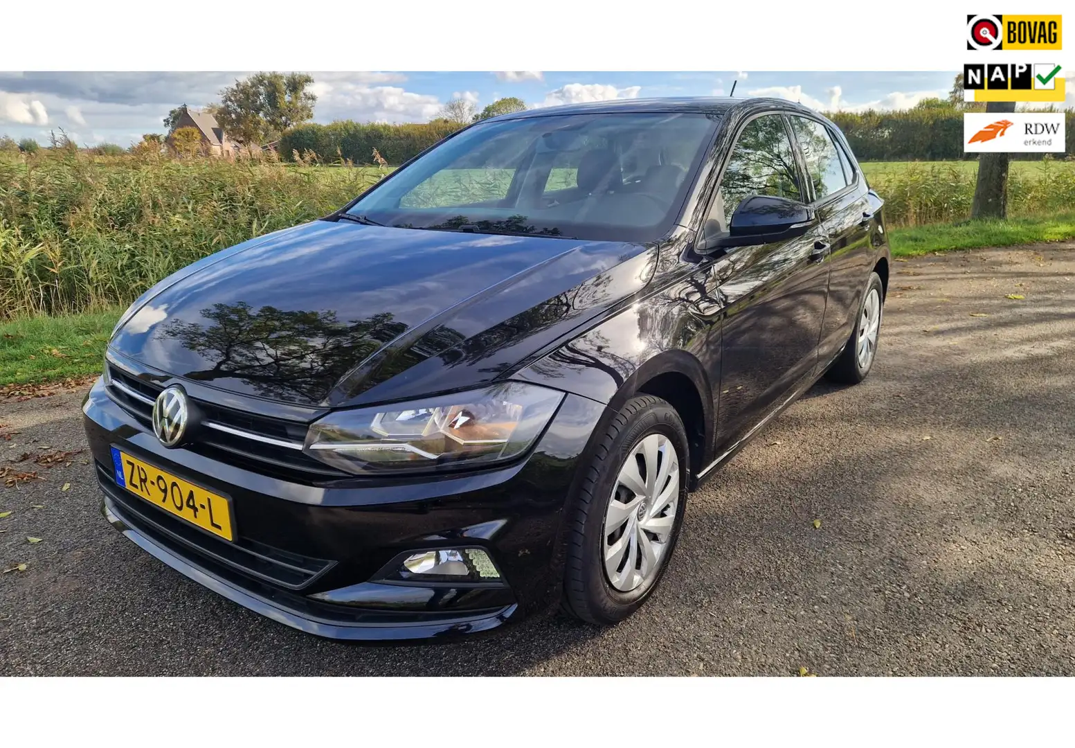 Volkswagen Polo 1.0 MPI Comfortline, apple carplay, 5 drs Zwart - 1