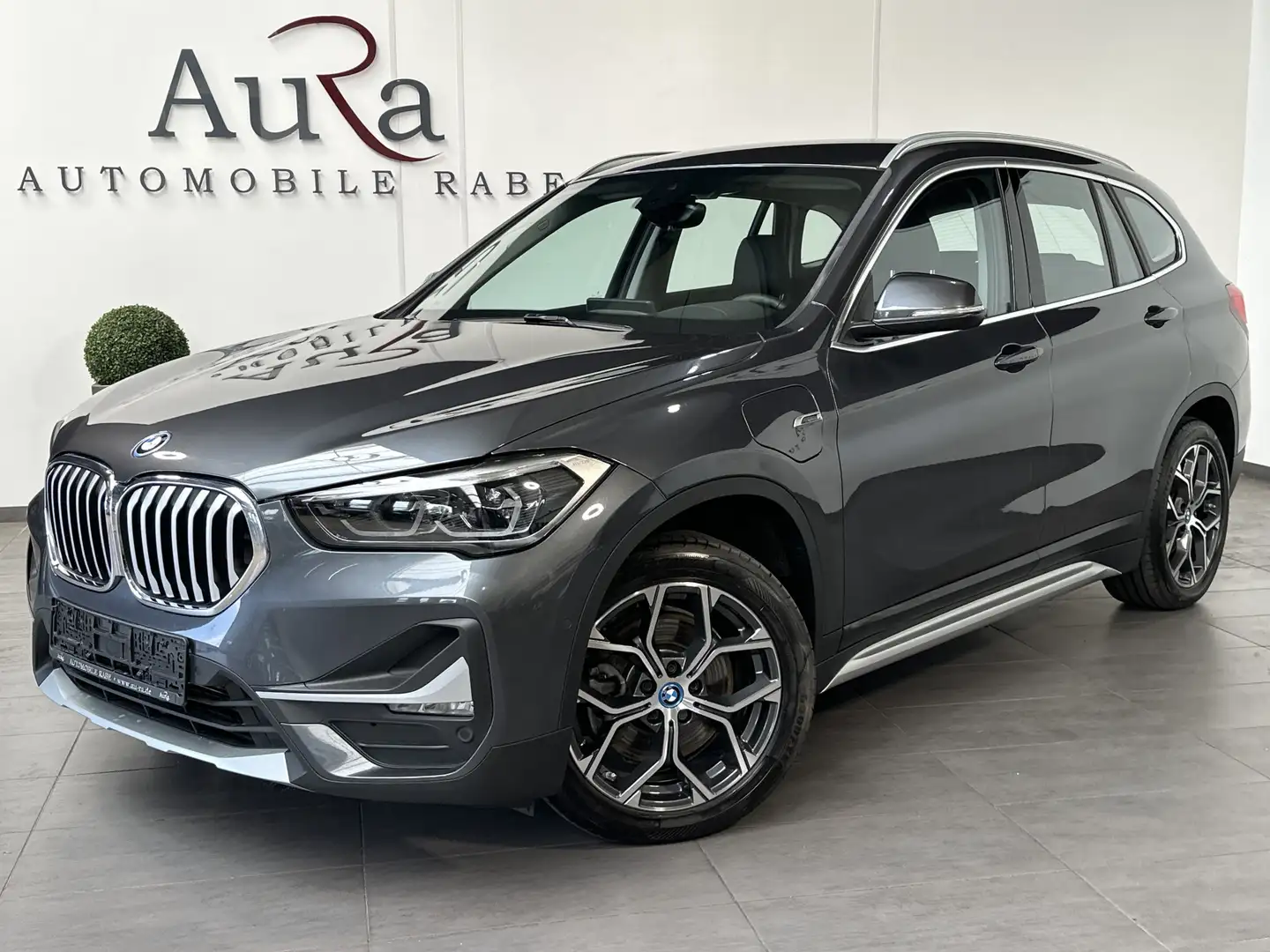 BMW X1 xDrive25e xLine NAV+LED+KAMERA+HIFI+ACC+HUD Grey - 2